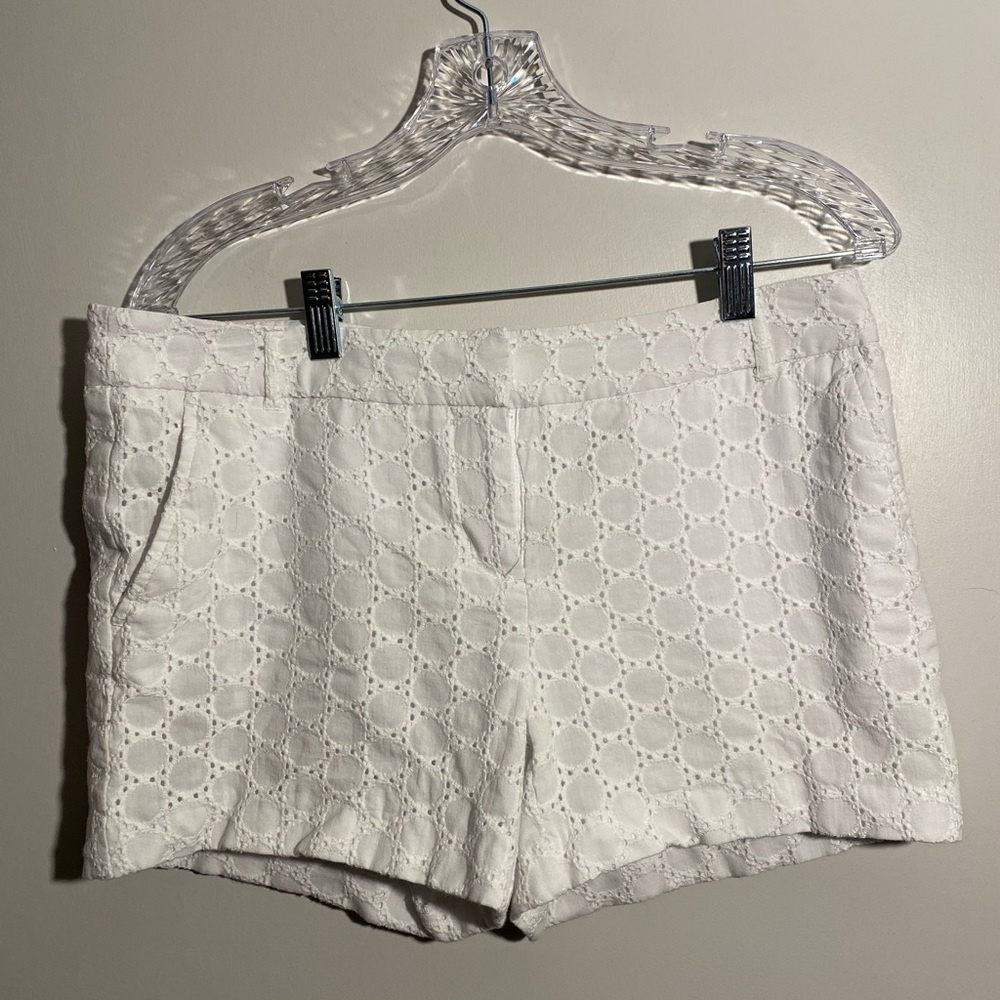 Super Cute White Shorts.    🏖️Get Ready for Summer🏖️